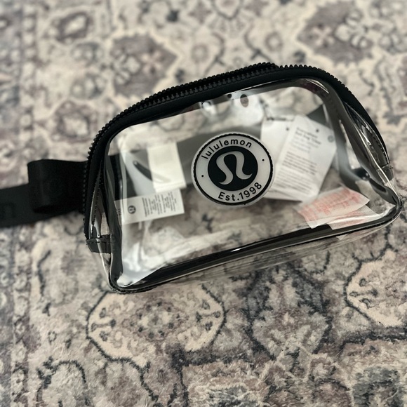 Lululemon clear belt bag - NWT - Picture 1 of 4